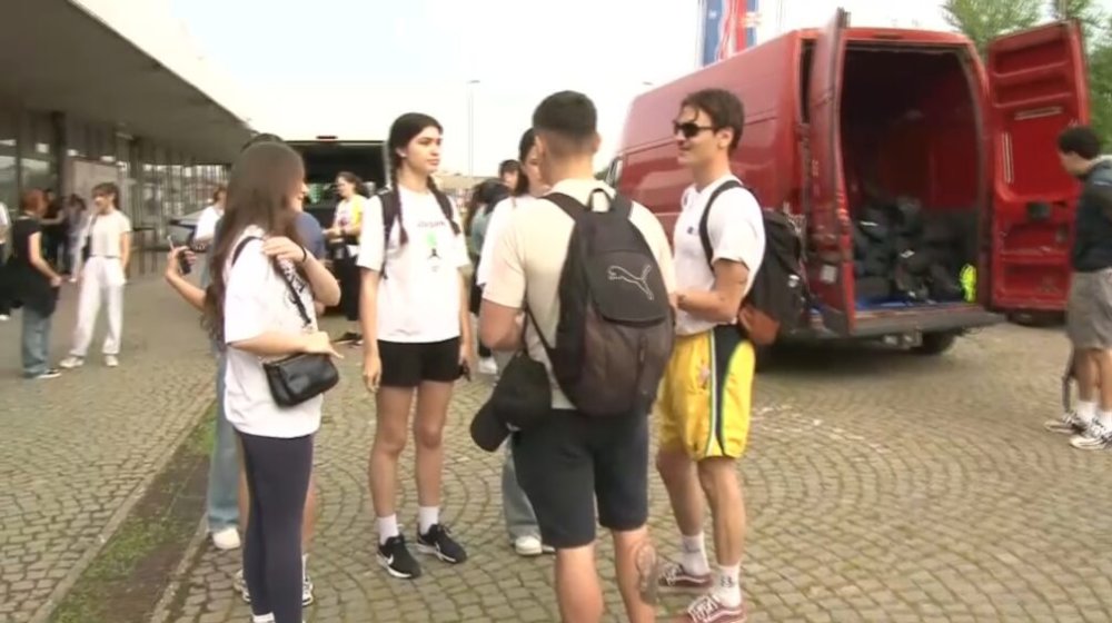 Srednjoškolci iz Valjeva nastavljaju ka Novom Sadu, pridružili se i Šapčani i Lozničani 1