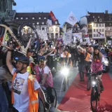 "Saradnja EU sa Vučićem u oštroj suprotnosti sa demokratijom": Šta svetski mediji pišu o studentima biciklistima koji su stigli u Strazbur? 4