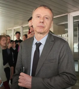 Novi sastanak premijera Srbije Đura Macuta i rektora Univerziteta u Beogradu biće održan u ponedeljak,9. juna u 10:30 u zgradi Vlade, saopšteno je danas sa Univerziteta u Beogradu.

 

 