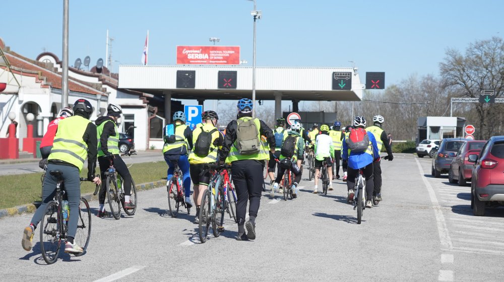 Studenti koji biciklama idu do Strazbura večeras stižu u Budimpeštu 1