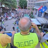 Zborovi građana ispred Javnog servisa: "RTS je u REM fazi" (FOTO) 4