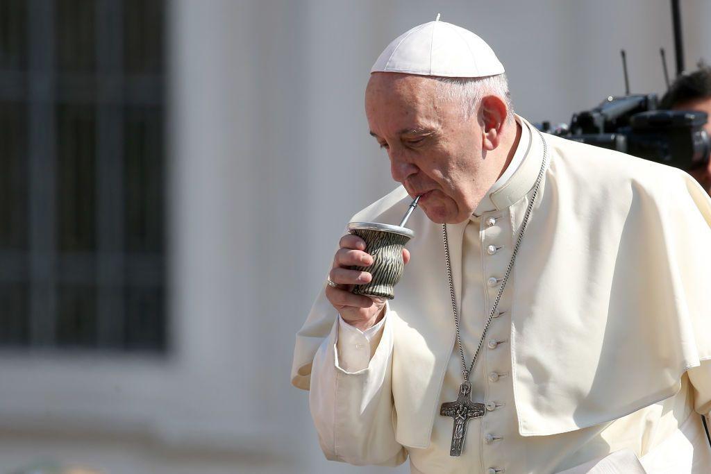 Zašto papa Franja tokom 12 godina nije posetio rodnu Argentinu 2 Papa pije mate