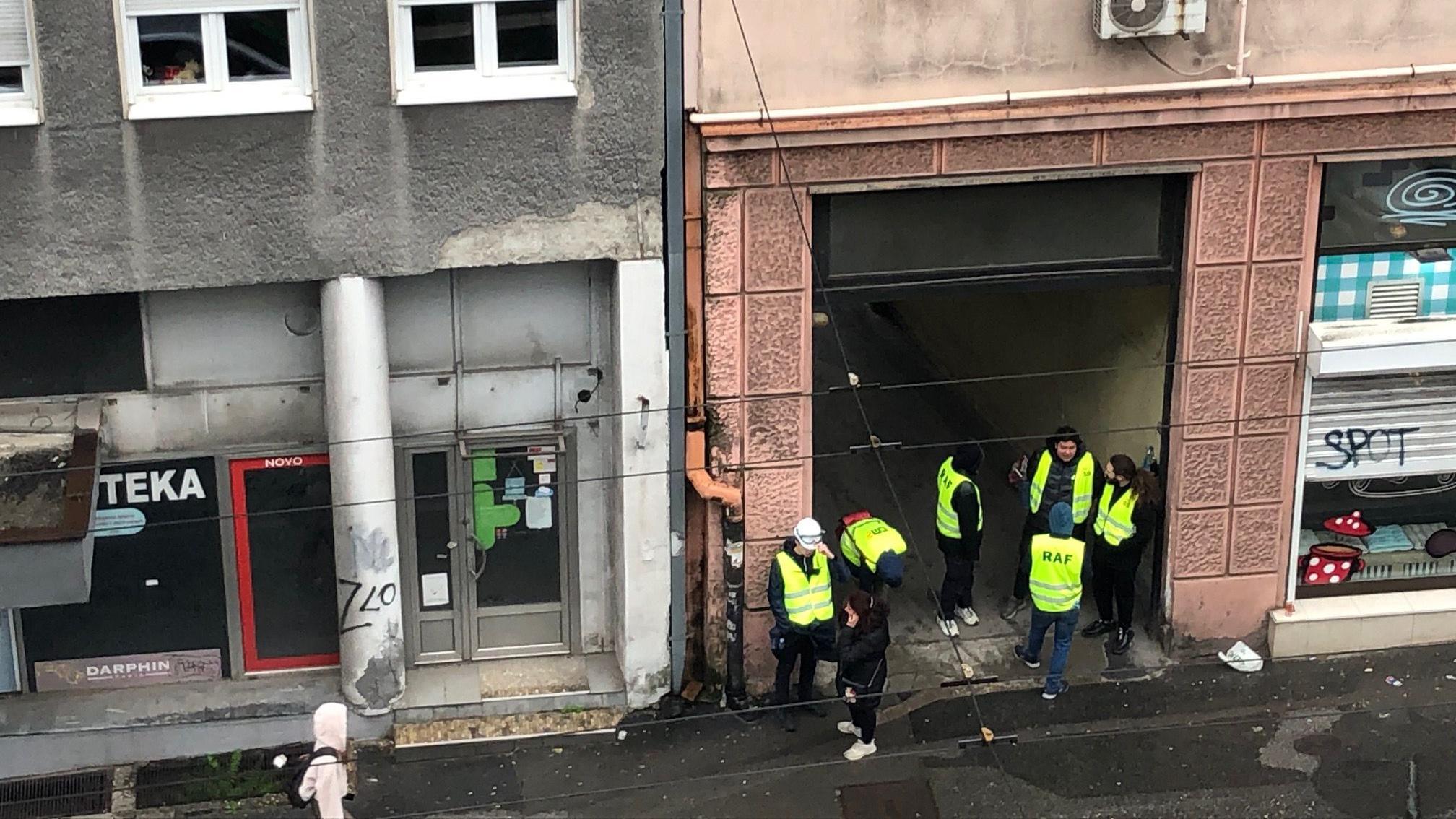 Studenti blokiraju zgradu RTS u Beogradu, odgovor: „Ovo je nasilje" 4 studenti, RTS, studenti blokiraju RTS