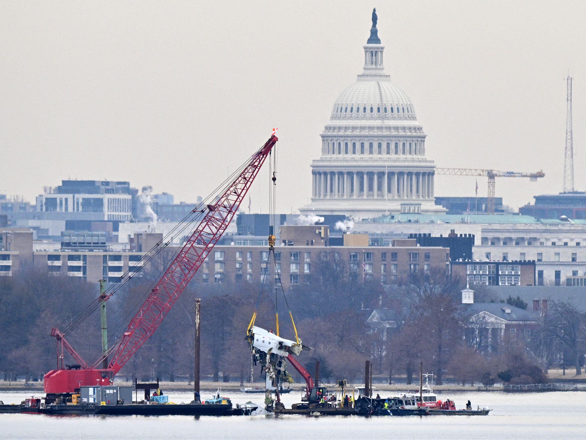 Ubrzano preobraženje nacije: 100 dana Trampove vlasti 6 Avionska olupina u reach Potomak