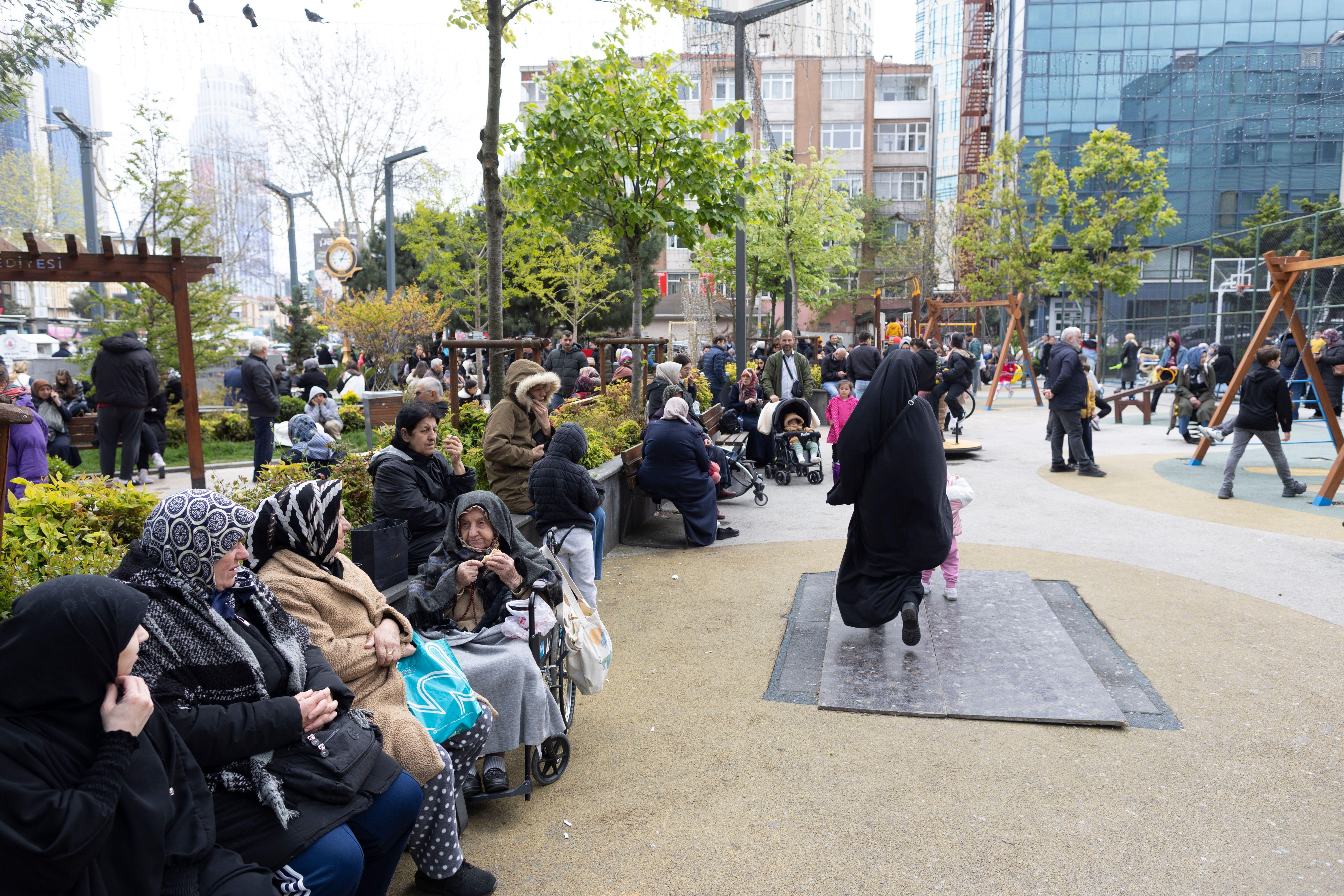 Besana noć u Istanbulu posle zemljotresa, više od 100.000 u prihvatnim centrima 5 turska, zemljotres u turskoj, zemljotres u Istanbulu