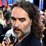 Komičar Rasel Brend optužen za silovanje 6