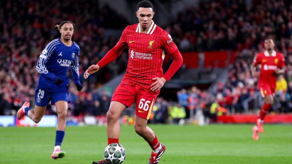 „Poruka će biti jasna - vreme je da Karlo Anćeloti ode" 2 Trent Alexander-Arnold in action for Liverpool
