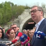 Vučić o izborima: Nemamo vremena da se bavimo zahtevima onih koji su uništili zemlju, ali možda ih i raspišem 1