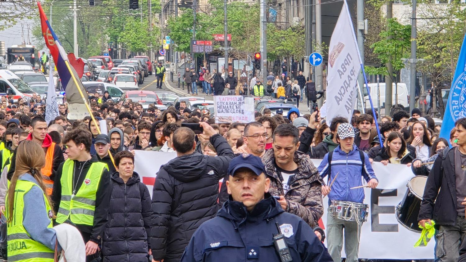 Završena srednjoškolska blokada trake moto-puta ka Novom Beogradu (FOTO, VIDEO) 2