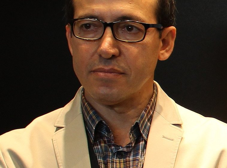 O politici, istoriji, kulturi, ljubavi, egzilu: Roman "Kamen i senka" Burhana Sonmeza u izdanju Arhipelaga 1