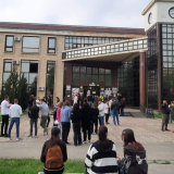 Plenum izglasao blokadu, rukovodstvo nalaže povratak na nastavu: Podrška Kragujevčana maturantima Druge gimnazije 9