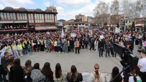 Deo studenata u blokadi Državnog univerziteta u Novom Pazaru (DUNP) i članova Zbora građana tog grada krenuo je danas pešice za Novi Sad.