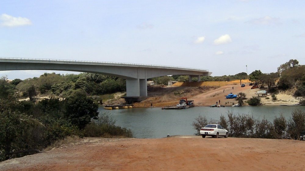 Zemlja bujnih prašuma postaje naftna sila i mnogi nisu srećni: Ko profitira, a kako je prošao narod? 1