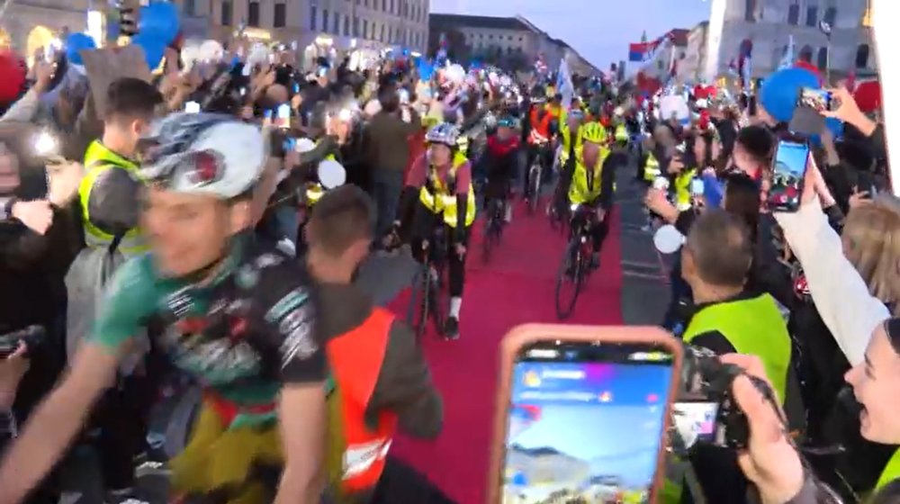 (FOTO) Svečani doček studenata biciklista u Minhenu 1