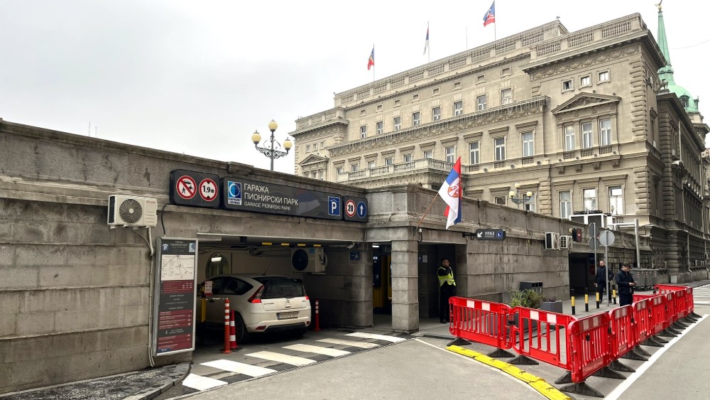 Zbog Ćacilenda mesecima blokiran pristup garaži "Pionirski park": Koliko Parking servis gubi zbog toga? 1