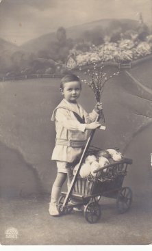 Uskršnje čestitke i razglednice NMŠ Kragujevac 08 Jaje, zec, cveće, pilići, detelina sa četiri lista simbola uskrsnuća, rađanja i buđenja proleća: Običaj koji je nestao - uskršnje čestitke, razglednice i fotografije (FOTO) 8