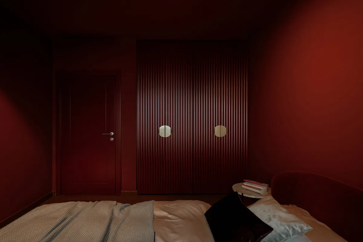 Toplina buklea i bordo detalji: Enterijer ovog stana u Beogradu na savršen način spaja eleganciju i funkcionalnost 4