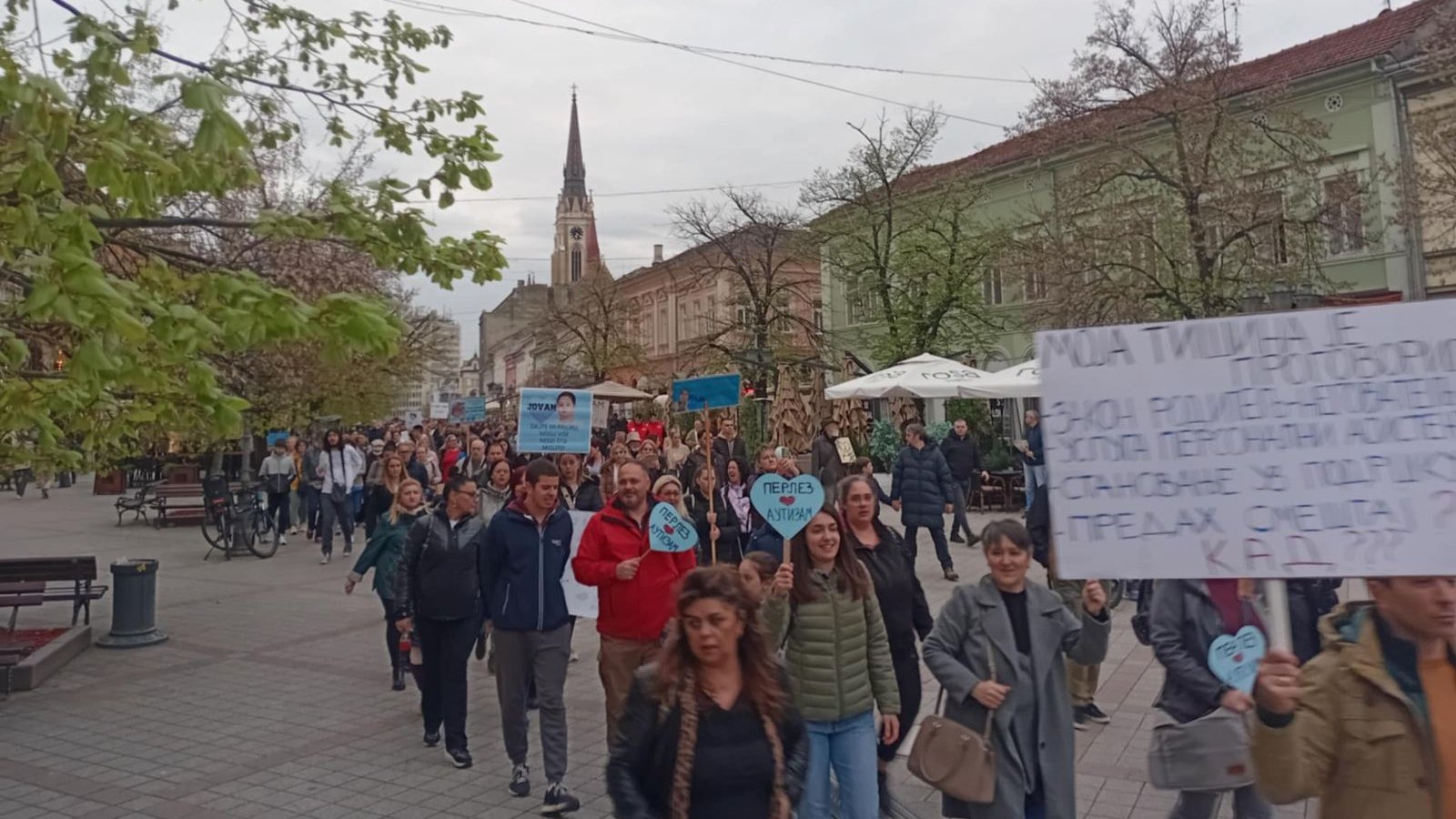 autizam roditelji protest