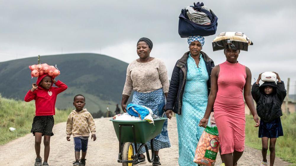 Da li svi treba da primaju univerzalni osnovni dohodak 3 afrika, žene i deca u africi