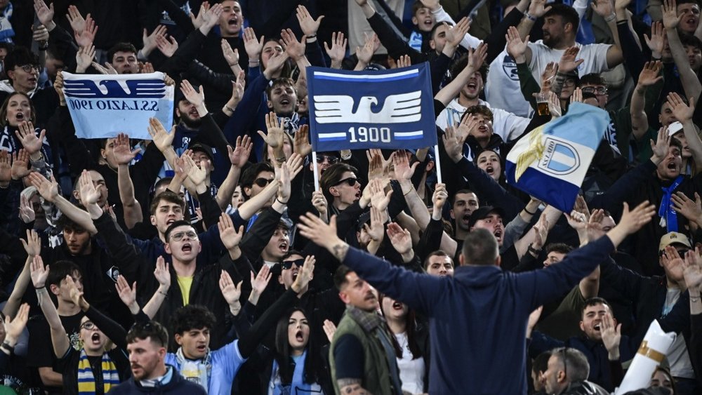 U neredima pre rimskog derbija povređena 24 policajca: Na stadionu miroljubivo, na ulicama ratno stanje 2 U neredima pre rimskog derbija povređena 24 policajca: Na stadionu miroljubivo, na ulicama ratno stanje 2