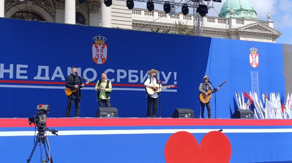 Drugi dan Vučićevog mitinga: Garavi sokak na glavnoj bini 1