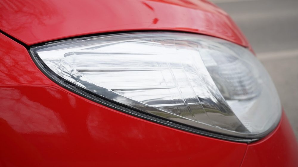 Kako sami da vratite sjaj matiranim i požutelim farovima? 1