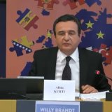 Kurti smenio zvaničnika zbog tvrdnje da su međunarodni zvaničnici organizovali nemire na severu 4