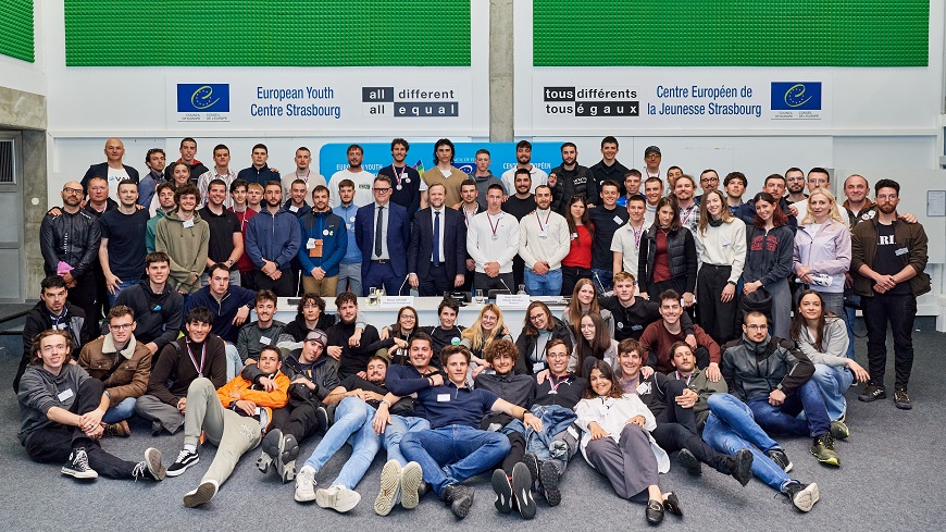 Studenti sa zamenikom generalnog sekretara SE: "Srbija je potpisnica konvencije o ljudskim pravima i obavezna je da ih poštuje" 1