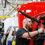 Kanada uvodi carine od 25 odsto na američke automobile