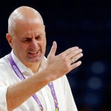 "Nadam se da ćeš novac zarađen od košarke potrošiti na lekove": Crnogorski trener ljut na sudiju posle poraza 1