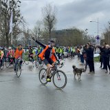 Studenti biciklima krenuli iz Novog Sada do Strazbura: Ispraćeni uz ovacije više stotina građana i povike "Pumpaj!" (VIDEO) 2