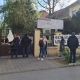 Studenti proglasili potpunu blokadu VTŠ u Novom Sadu: Deo zaposlenih i direktor pokušali da uđu u školu 1