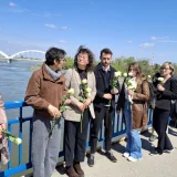 Obeležena godišnjica smrti Dade Vujasinović u Novom Sadu: "Priče o vezama kriminala i politike koštale su je života" 3