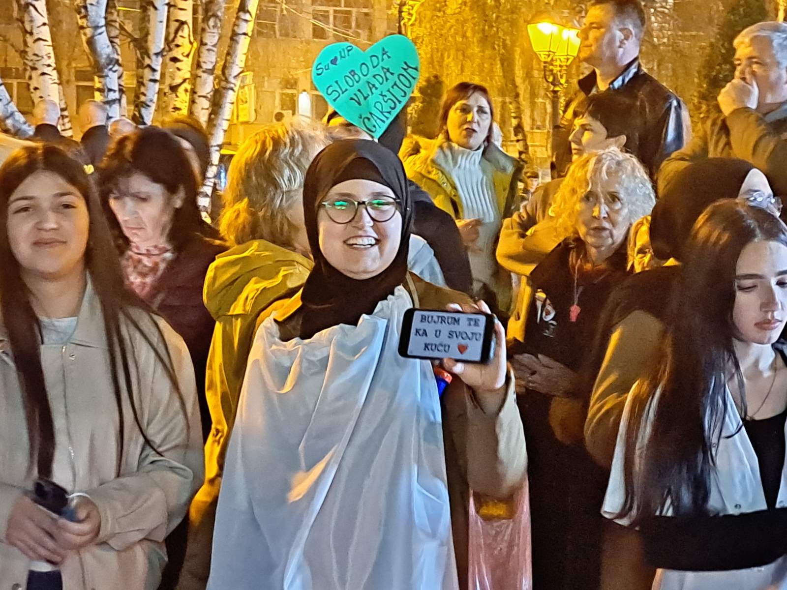 Novi Pazar dočekao studente koji će sutra učestvovati na protestu "Sloboda vlada čaršijom" (FOTO, VIDEO) 6