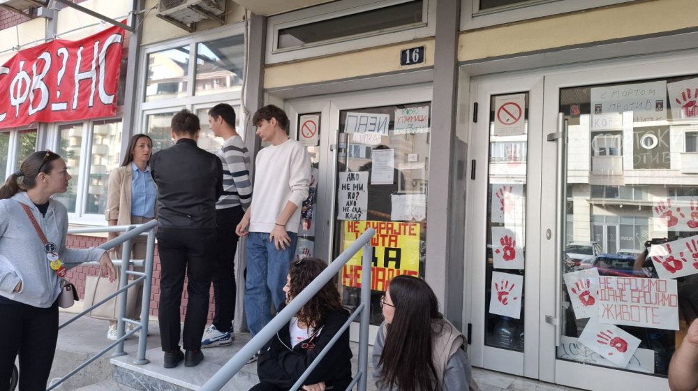 Novosadski studenti pozivaju na Jutarnje razgibavanje ispred DIF-a, zbog pokušaja dekana da probije blokadu 1
