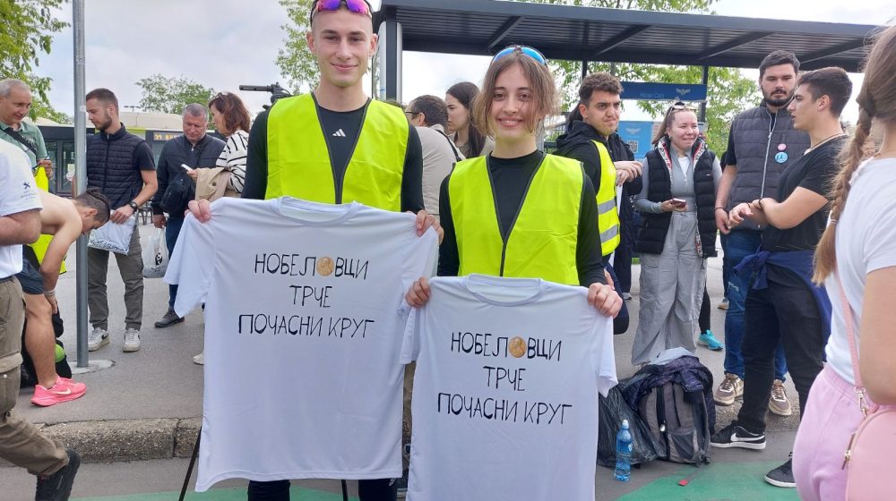 Studenti maratonci iz Novog Sada krenuli za Brisel: "Nobelovci trče počasni krug" 1