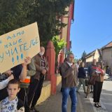 Funkcioneri pod zaštitom: Odbačena krivična prijava za napad na đake i nastavnike Karlovačke gimnazije 3