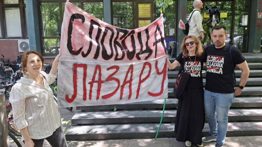 Studenti i profesori sa Filozofskog fakulteta u Novom Sadu uputili pismo podrške Lazaru Diniću: "O tvojoj hrabrosti pričaćemo budućim generacijama" 1