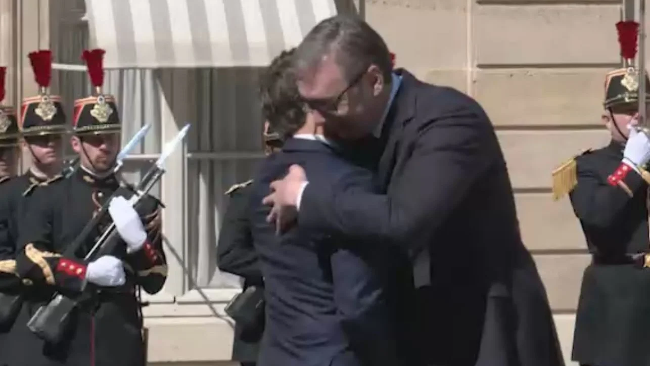 Osmesi i kurtoazna rukovanja sa Vučićem nisu dokaz prijateljstva evropskih zvaničnika: Da li je Srbija izolovana zemlja? 6 Osmesi i kurtoazna rukovanja sa Vučićem nisu dokaz prijateljstva evropskih zvaničnika: Da li je Srbija izolovana zemlja? 4