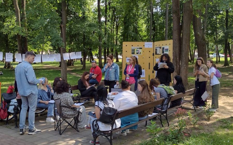 Edukacija, animacija i kreacija, a ni lepota ne fali: Akcija Branimo znanje(m) u kragujevačkom Velikom parku (FOTO) 1