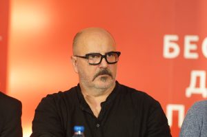 Gran pri za najbolju predstavu u celini 65. Festivala MESS u Sarajevu dobila je predstava “Svijet i sve u njemu” u produkciji Sarajevskog ratnog teatra (SARTR) i Realstagea, u režiji Selme Spahić, a Zlatni lovorov venac za najboljeg reditelja dobio je Kokan Mladenović za predstavu “Blank”.