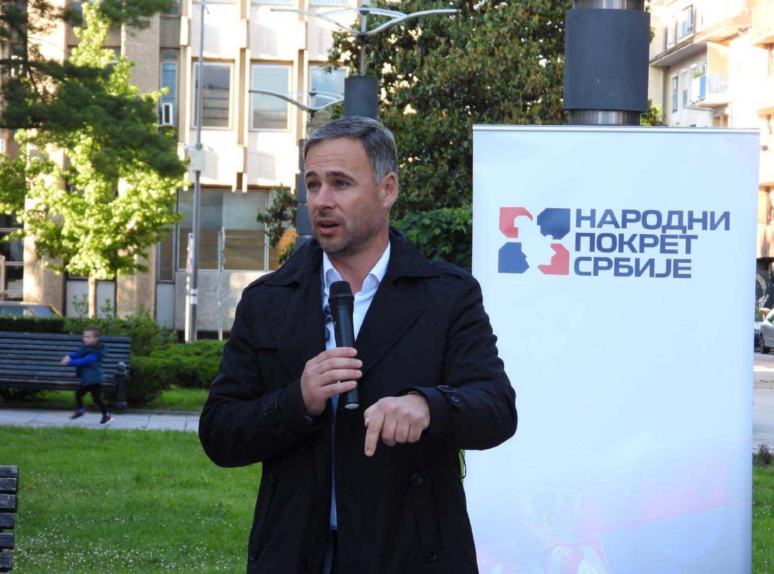 Reakcije stranaka i opozicione javnosti: Profesor Tomić pozvao Macuta da raspusti Vladu 6