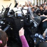 Odvezane ruke policiji od Vidovdana: Od početka protesta nijedan policajac nije odgovarao za brutalnost 12