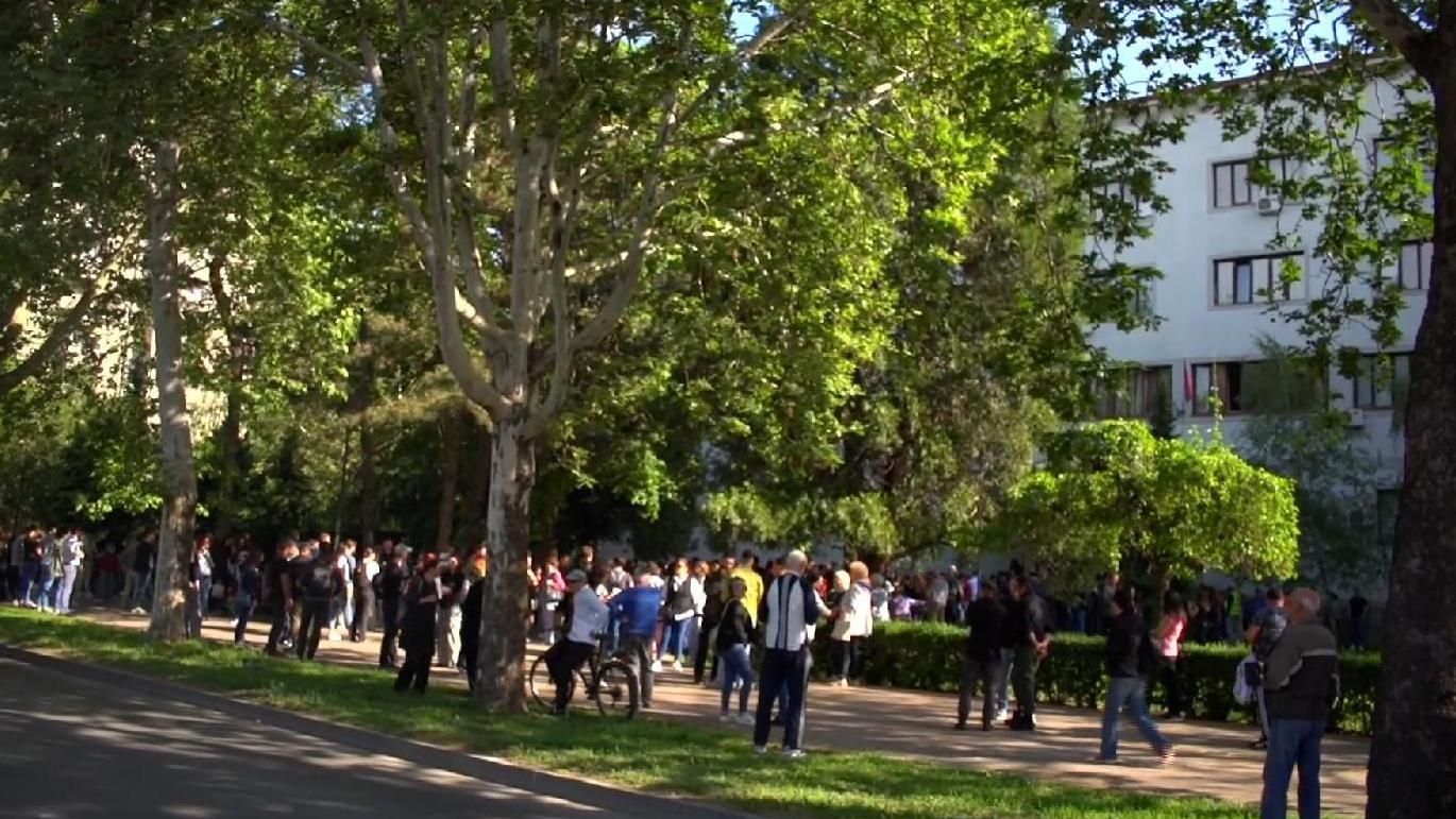 'Bunt' na Medicinskom fakultetu: Zašto štrajkuju zaposleni 4 Protest ispred Medicinskog fakulteta u Nišu