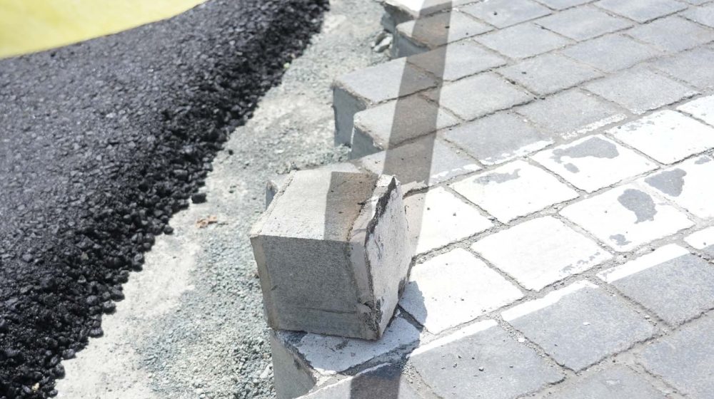 Beograd raspisao tender od 250 miliona dinara za obnovu saobraćajnica od betonskih ploča i kocke 11