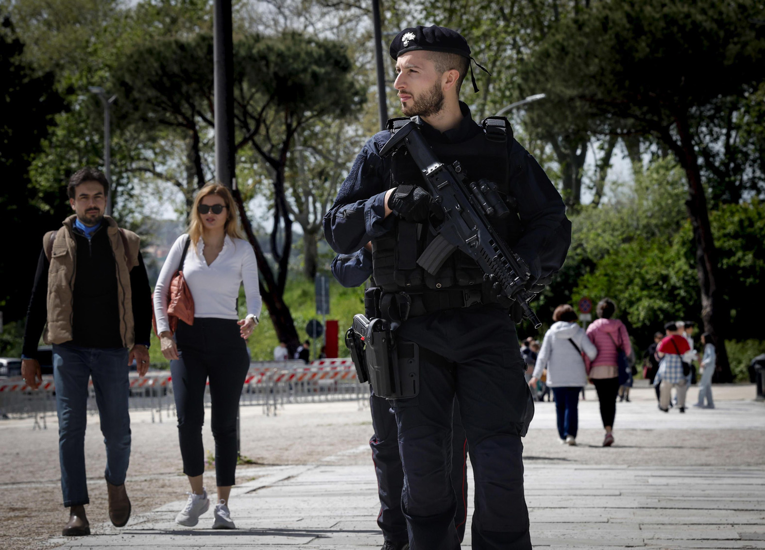 I srpski policajci će moći da nose brade i tetovaže 4 I srpski policajci će moći da nose brade i tetovaže 4