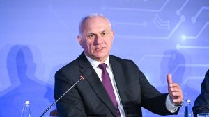 "U 2025. godini, Elektroprivreda Srbije je završila izgradnju svog prvog vetroparka i sada u našem proizvodnom portfoliju imamo i sunce i vetar", rekao je Dušan Živković, generalni direktor EPS-a intervjuu za portal Energija Balkana.