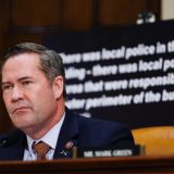 Prva velika "žrtva" haosa prvih 100 dana Trampa: Ko je Majk Volc koji sa mesta savetnika za nacionalnu bezbednost ide u ambasadore? 4