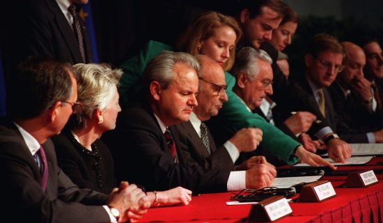 "SPS želi da se pokaže drugačijim od SNS i Vučićeve politike": Zašto je SPS obeležavao godišnjicu Dejtona? 5