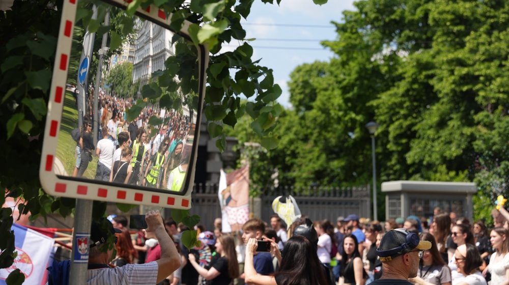 "Dosta nam je obećanja, penzioneri su gladni": Kako Frans pres piše o današnjim protestima? 1